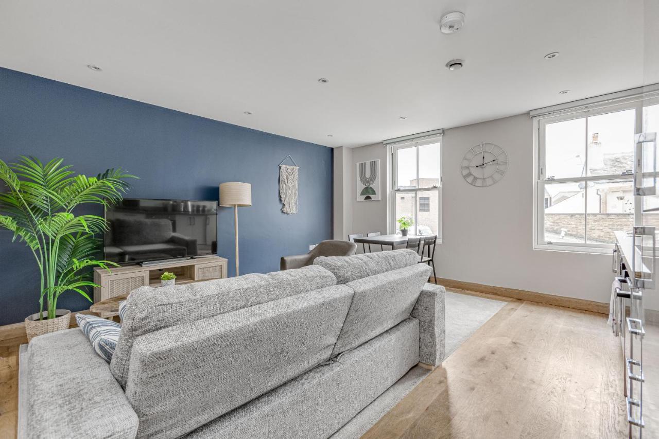 Contemporary 2 Bedroom Apt, Town Centre By Tent Serviced Apartments Chertsey Esterno foto
